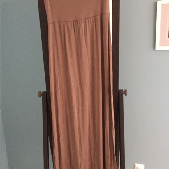 Long gray skirt. - Picture 1 of 2